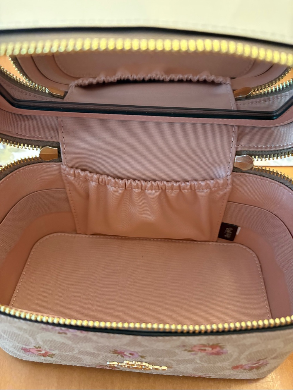 Coach Outlet Cosmetic Case In Floral Signature Canvas - Picture 6 of 8